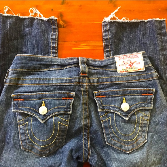 True Religion woman’s dark wash jeans size 25 - Picture 1 of 7